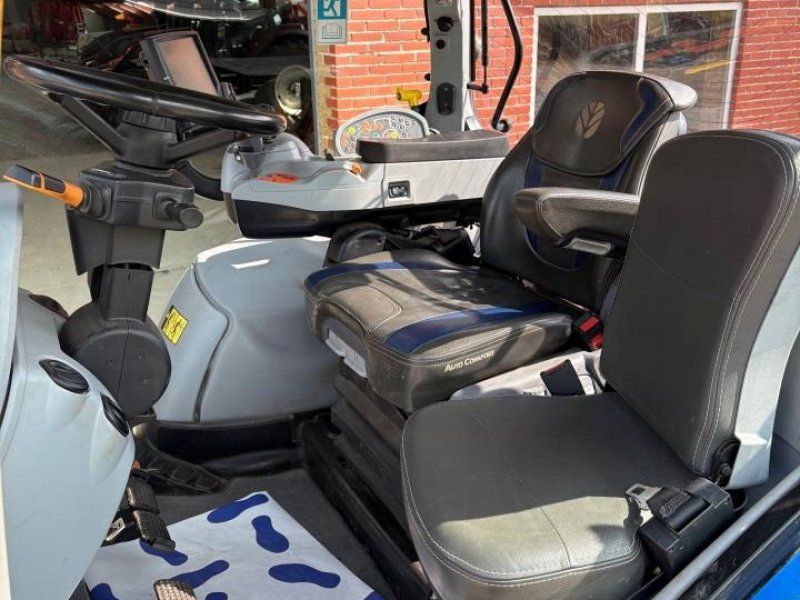 New Holland T7.225