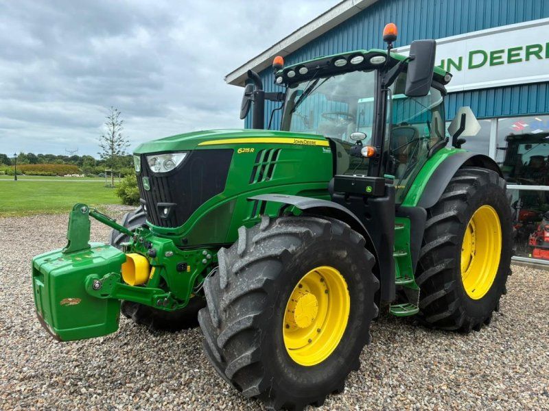 John Deere 6215R
