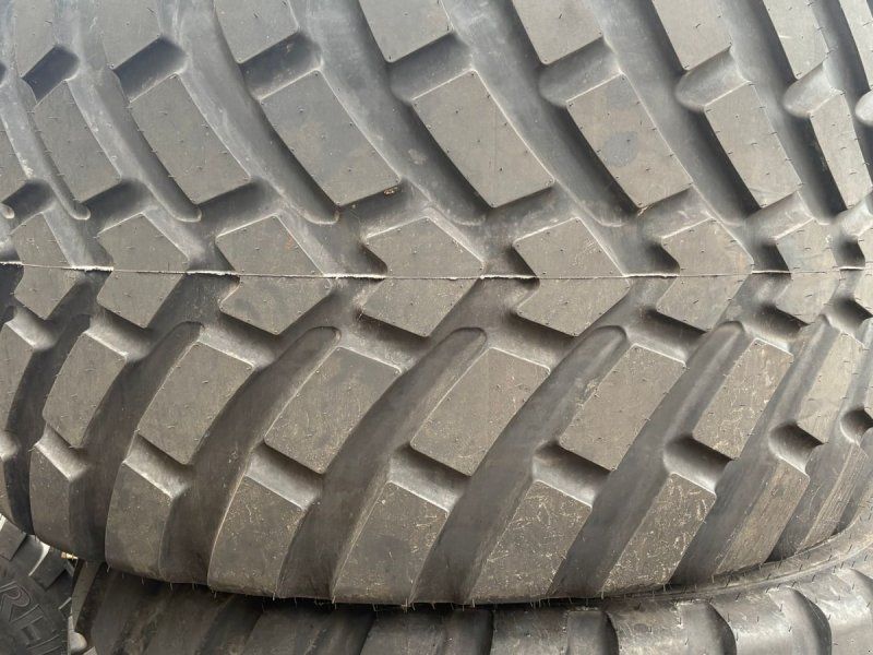 BKT 850/50R30.5