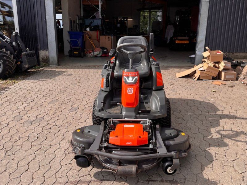 Husqvarna R420TsX AWD