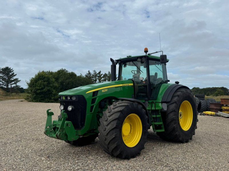John Deere 8230 8230
