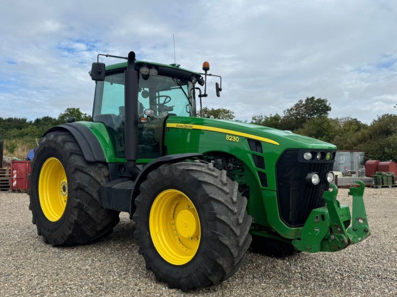 John Deere 8230 8230