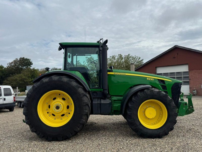 John Deere 8230 8230