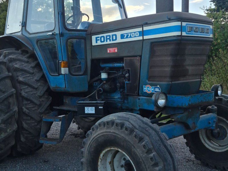 Ford 7700