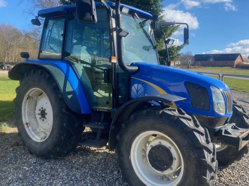New Holland TL100A