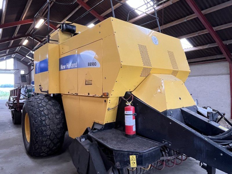 New Holland BB980