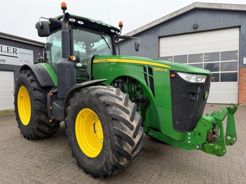 John Deere 8360