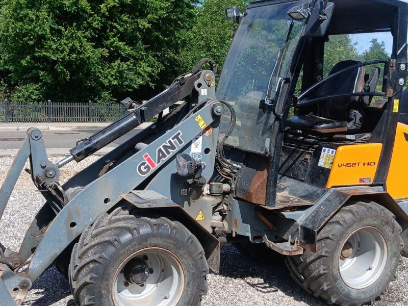 Giant V452T HD