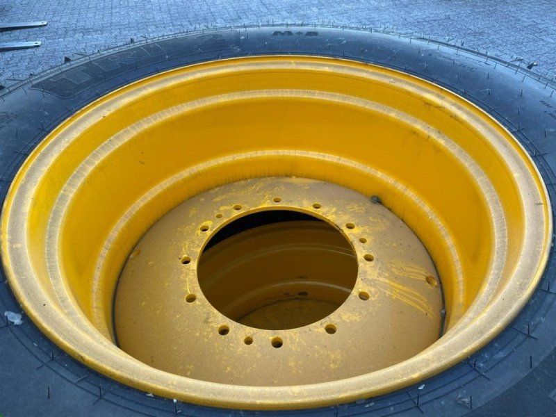 JCB KOMPLETTRÄDER 600/65R34 NOKIAN