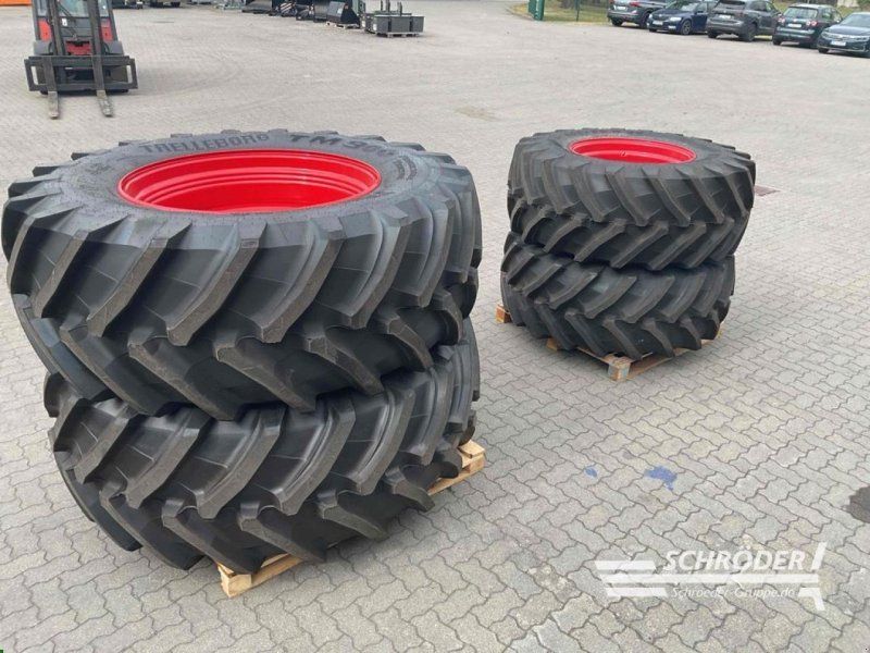 Fendt 600/70 R30 + 710/70 R42 TRELLEBORG
