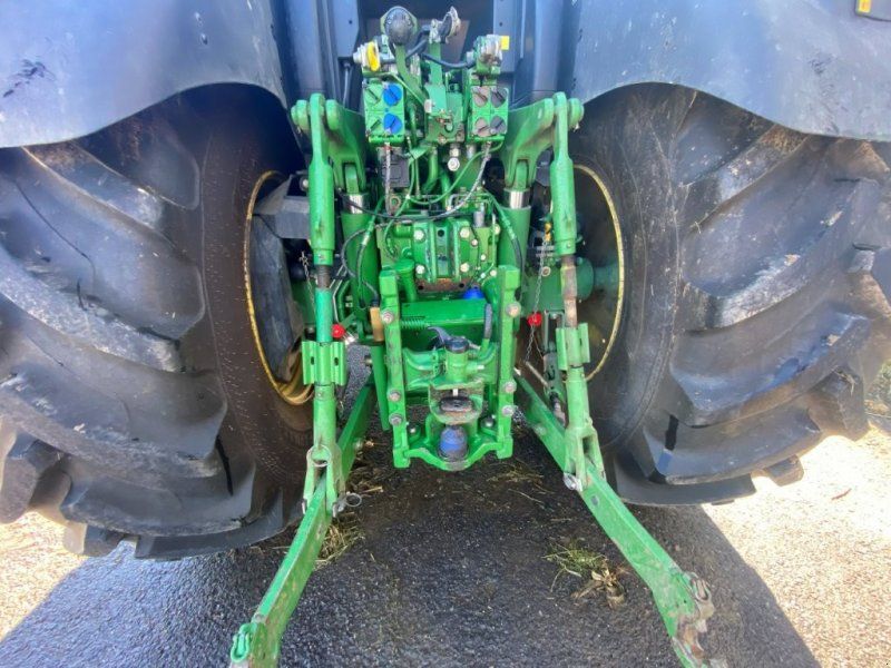 John Deere 6210R