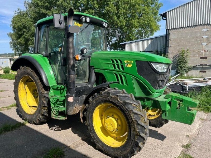 John Deere 6125M
