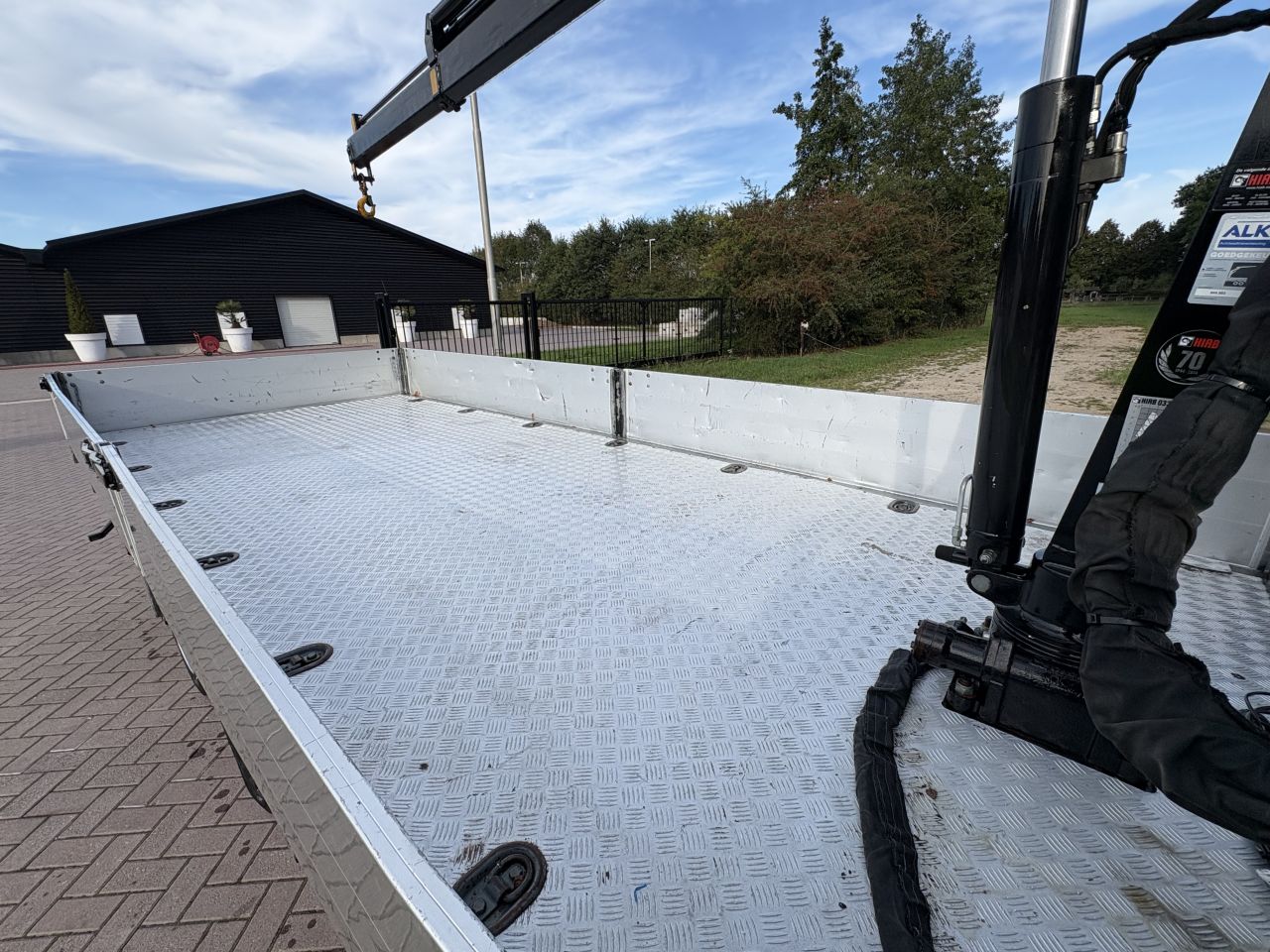 Be trekker PEUGEOT BOXER clixtar open laadbak met kraan N1