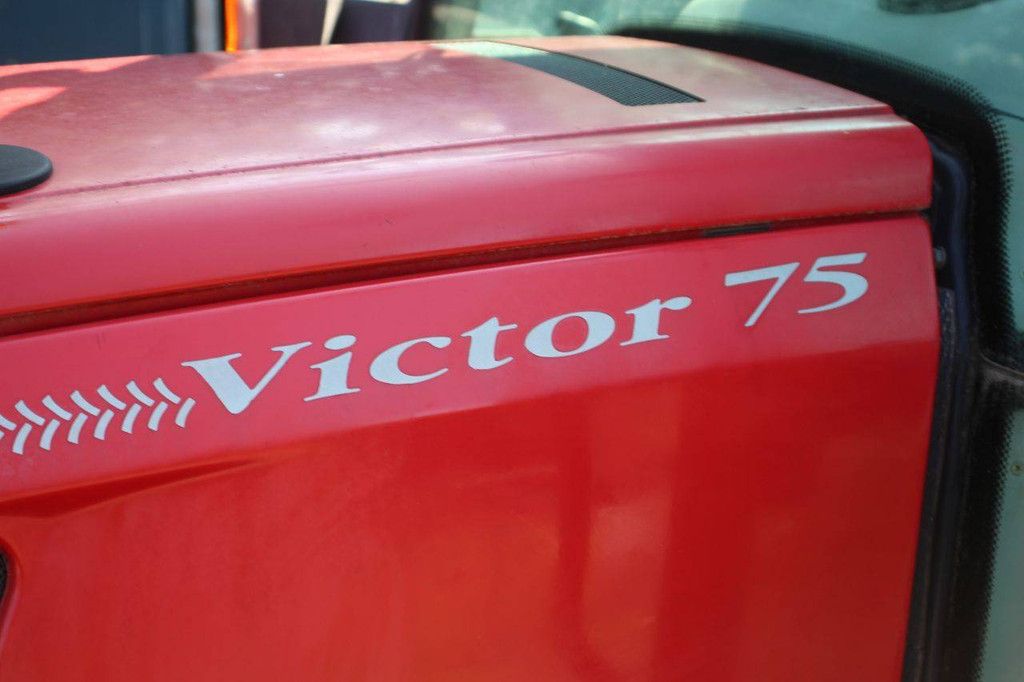 Traktor Valpadana Victor 75 75 PS Diesel 2002 mit Schlegelmäher (Margin)