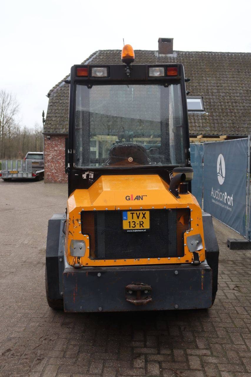 Wiellader Giant V881T Diesel 2012