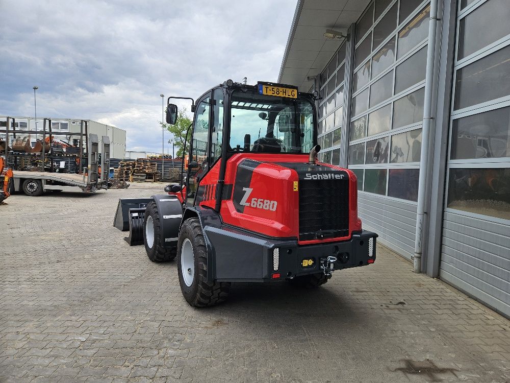 Schäffer 6680Z-3 wiellader