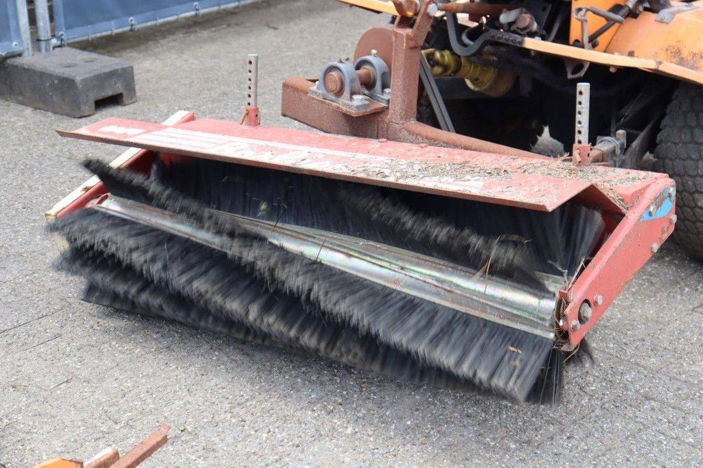 Veegmachine Agria 8300-D Diesel 27pk