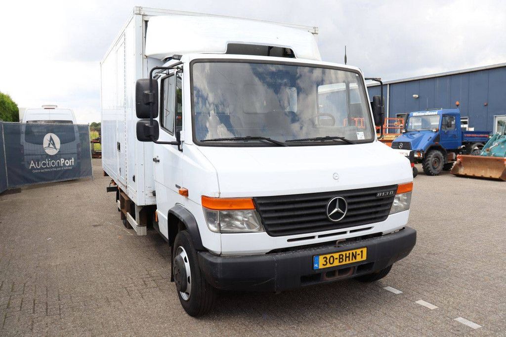 Bakwagen Vrachtwagen Mercedes-Benz Vario 813D Diesel 129pk 2010 (Marge)