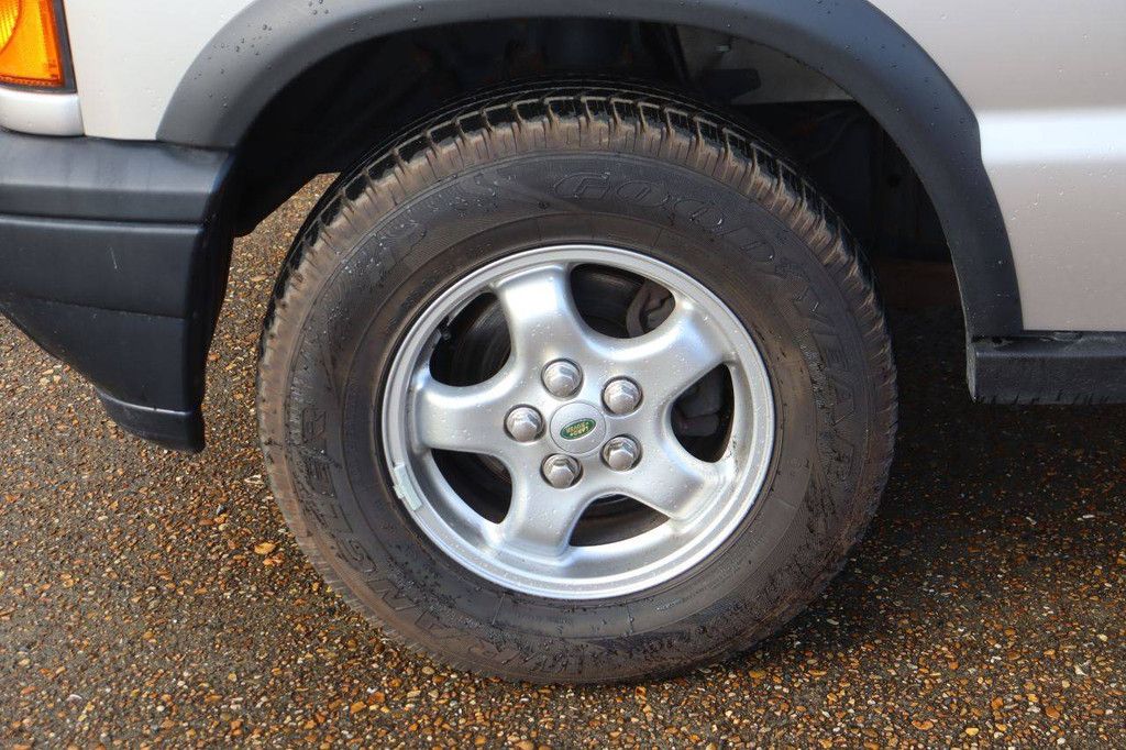 SUV Land Rover Discovery V8 Benzine 185pk 1999 (Marge)