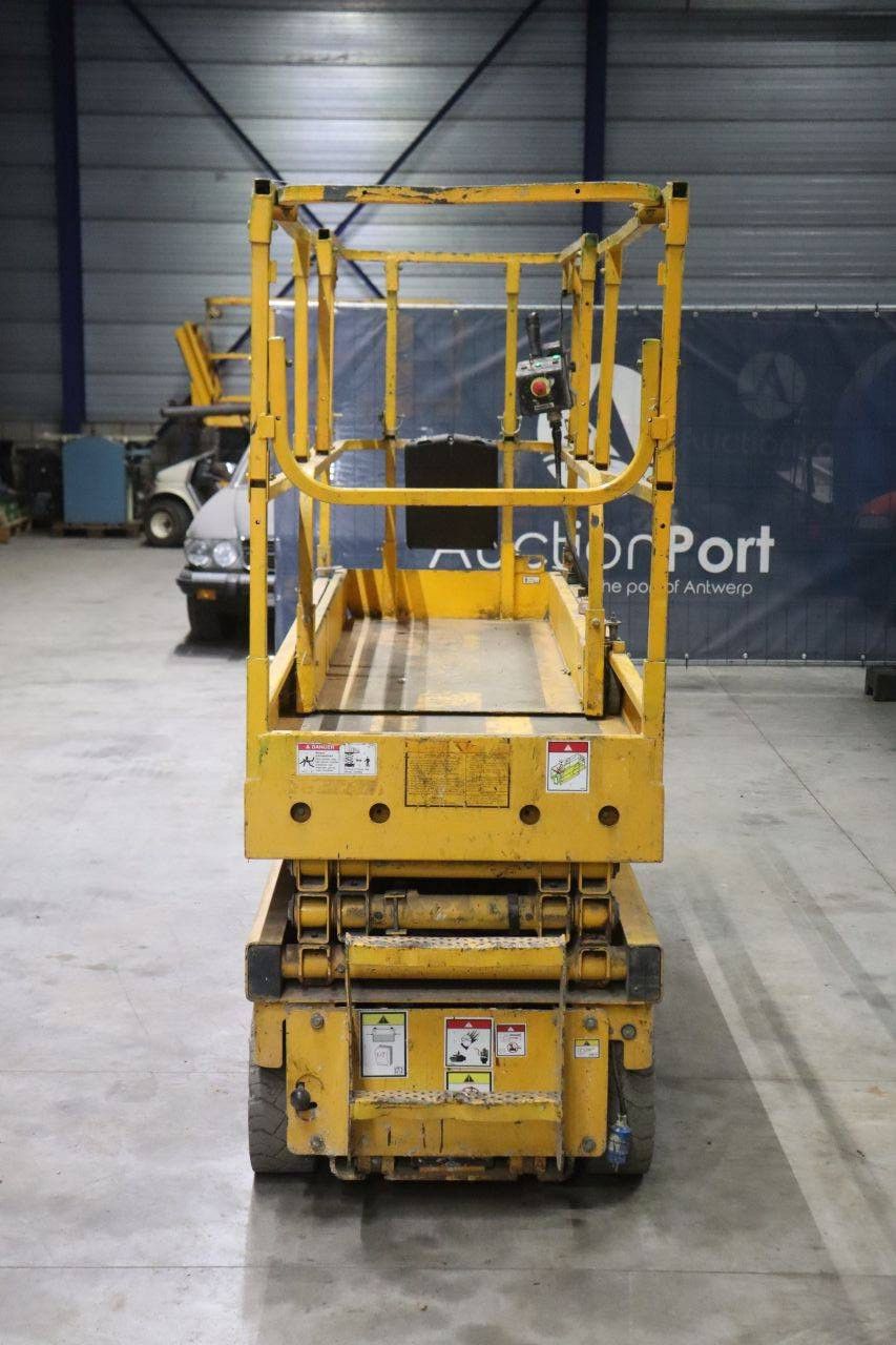 Scherenarbeitsbühne Haulotte Compact 8 Electric 8,2 m 2012