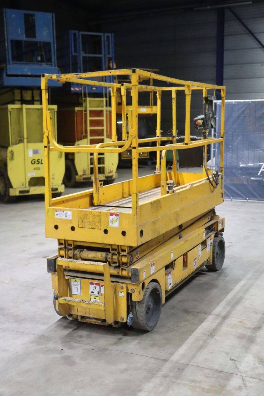 Scherenarbeitsbühne Haulotte Compact 8 Electric 8,2 m 2012