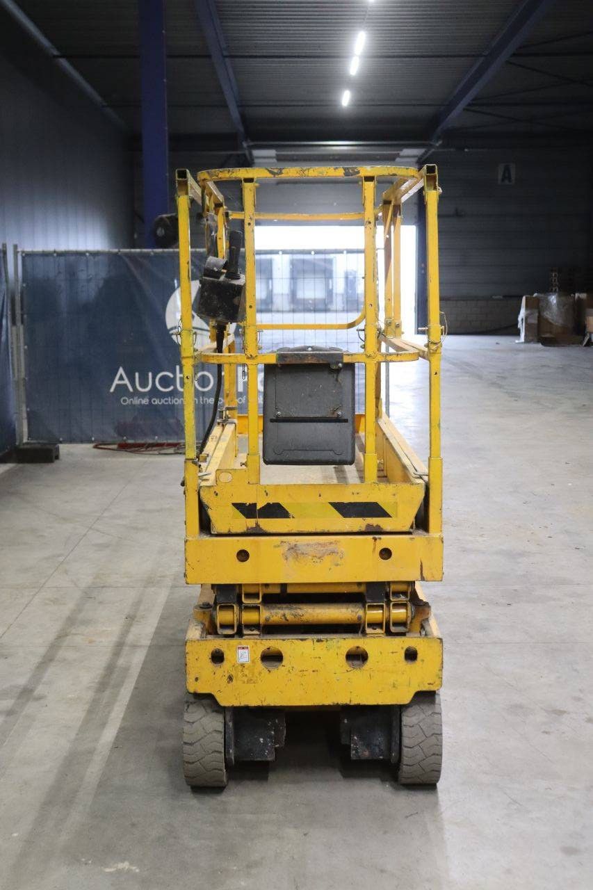 Scherenarbeitsbühne Haulotte Compact 8 Electric 8,2 m 2012