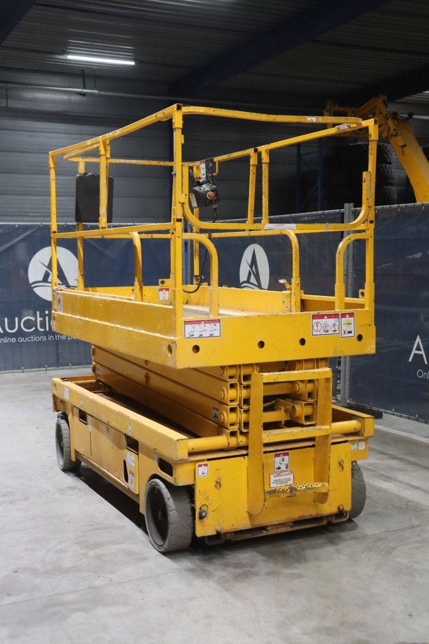 Scherenarbeitsbühne Haulotte Compact 10 Electric 10,15 m 2012