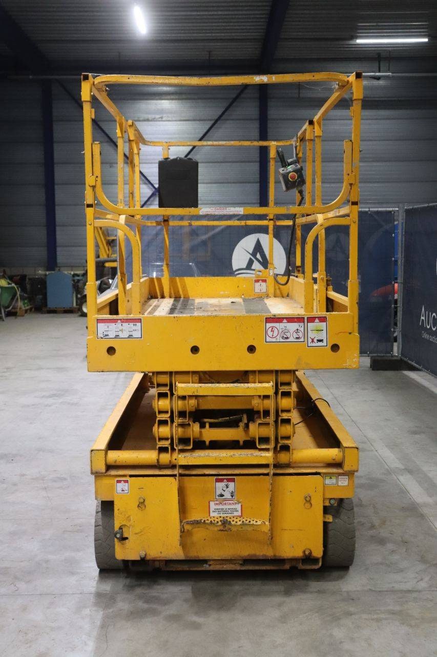 Scherenarbeitsbühne Haulotte Compact 10 Electric 10,15 m 2012