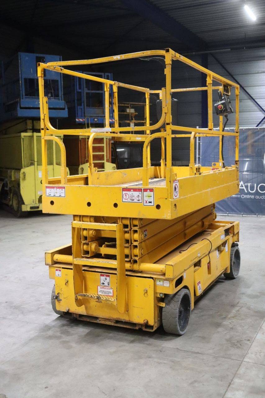 Scherenarbeitsbühne Haulotte Compact 10 Electric 10,15 m 2012