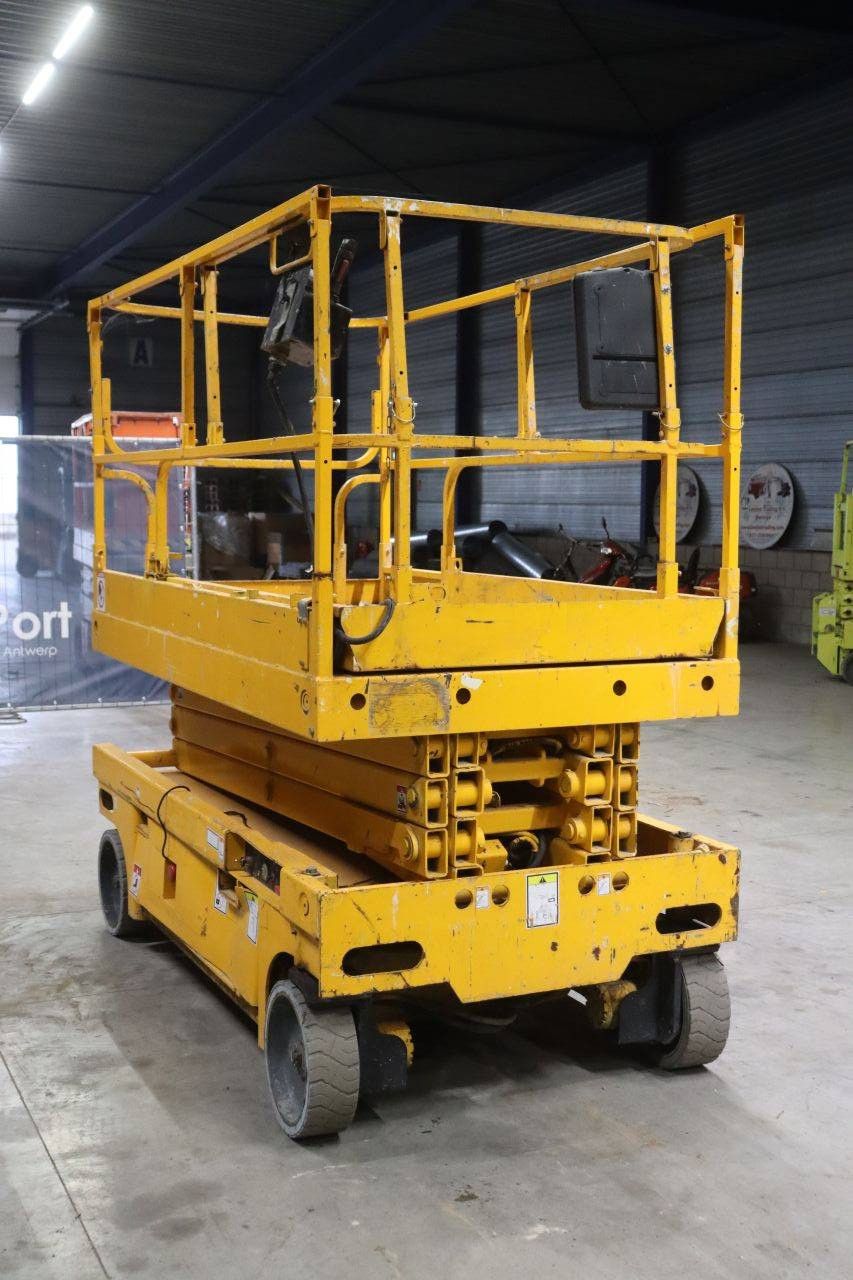 Scherenarbeitsbühne Haulotte Compact 10 Electric 10,15 m 2012