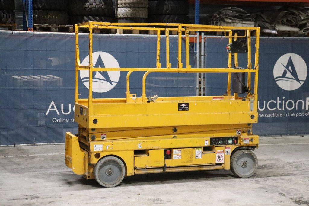 Scherenarbeitsbühne Haulotte COMPACT 8 Electric 8m 2012