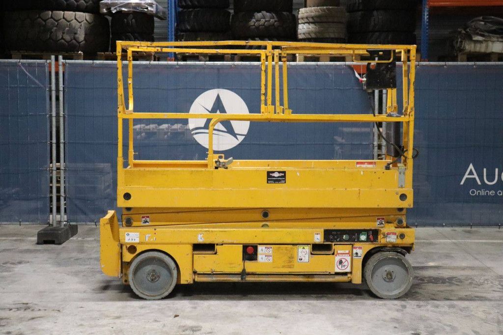 Scherenarbeitsbühne Haulotte COMPACT 8 Electric 8m 2012