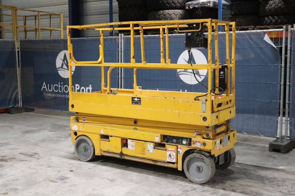 Scherenarbeitsbühne Haulotte COMPACT 8 Electric 8m 2012