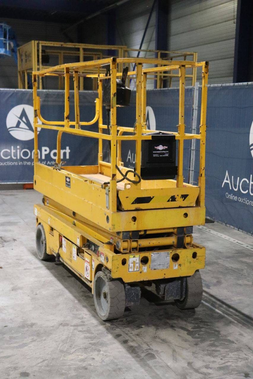 Scherenarbeitsbühne Haulotte COMPACT 8 Electric 8m 2012