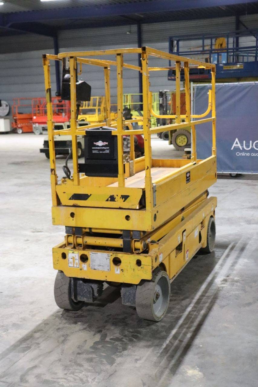 Scherenarbeitsbühne Haulotte COMPACT 8 Electric 8m 2012