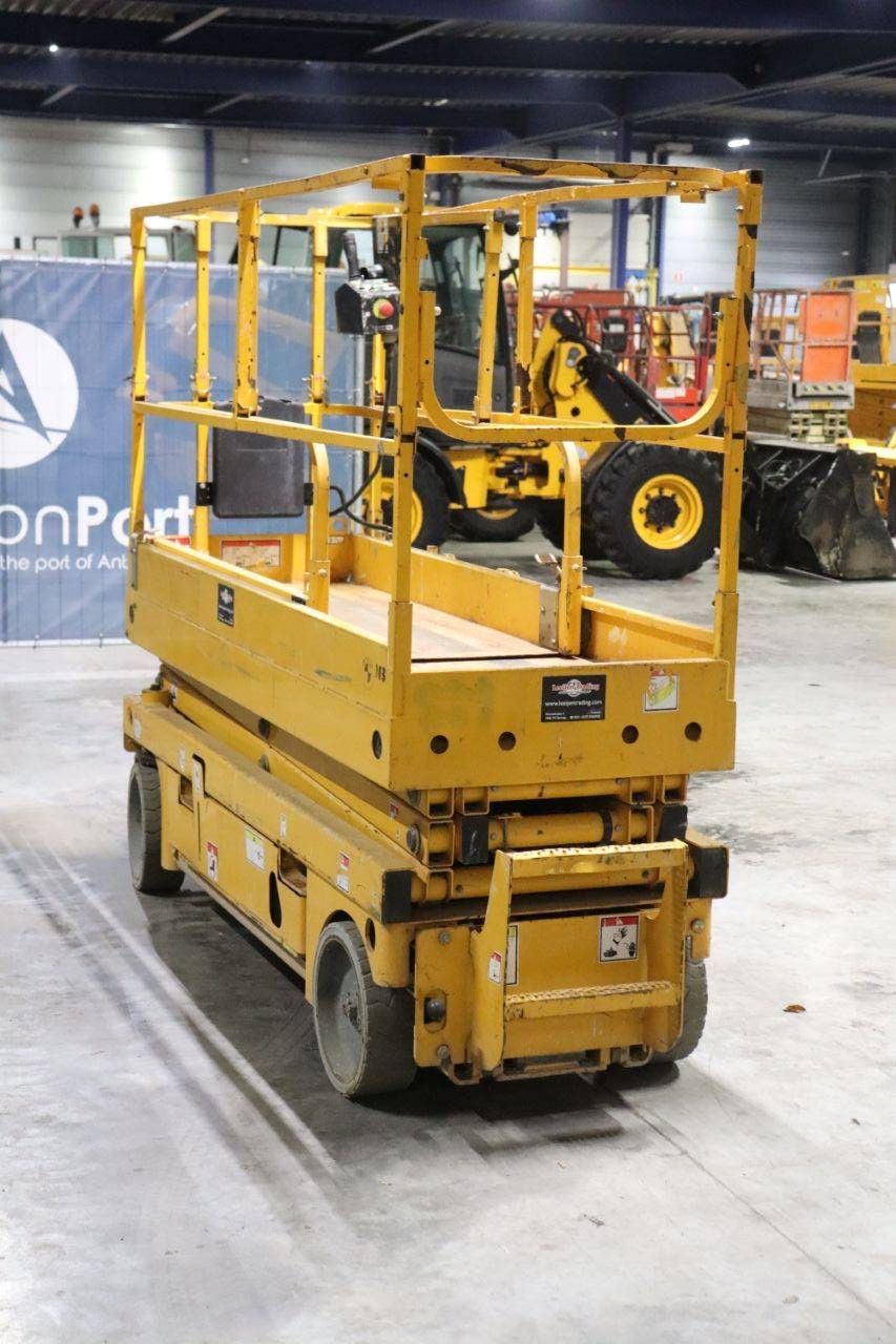 Scherenarbeitsbühne Haulotte COMPACT 8 Electric 8m 2012