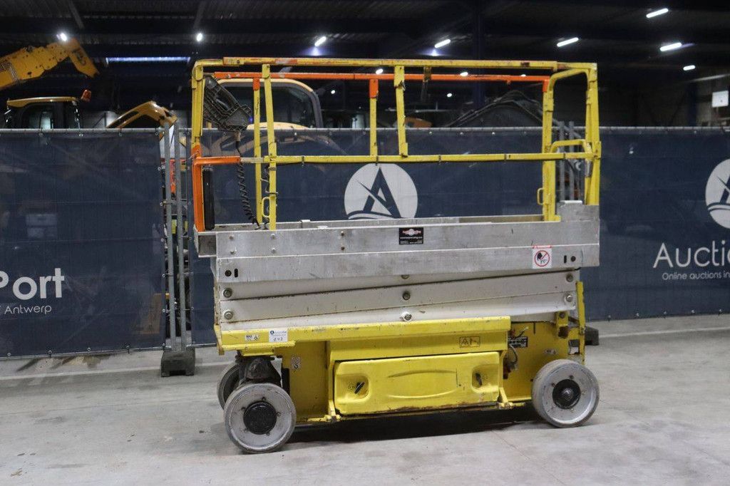 Schaarlift JLG 2030ES Elektrisch 8.10m 2010
