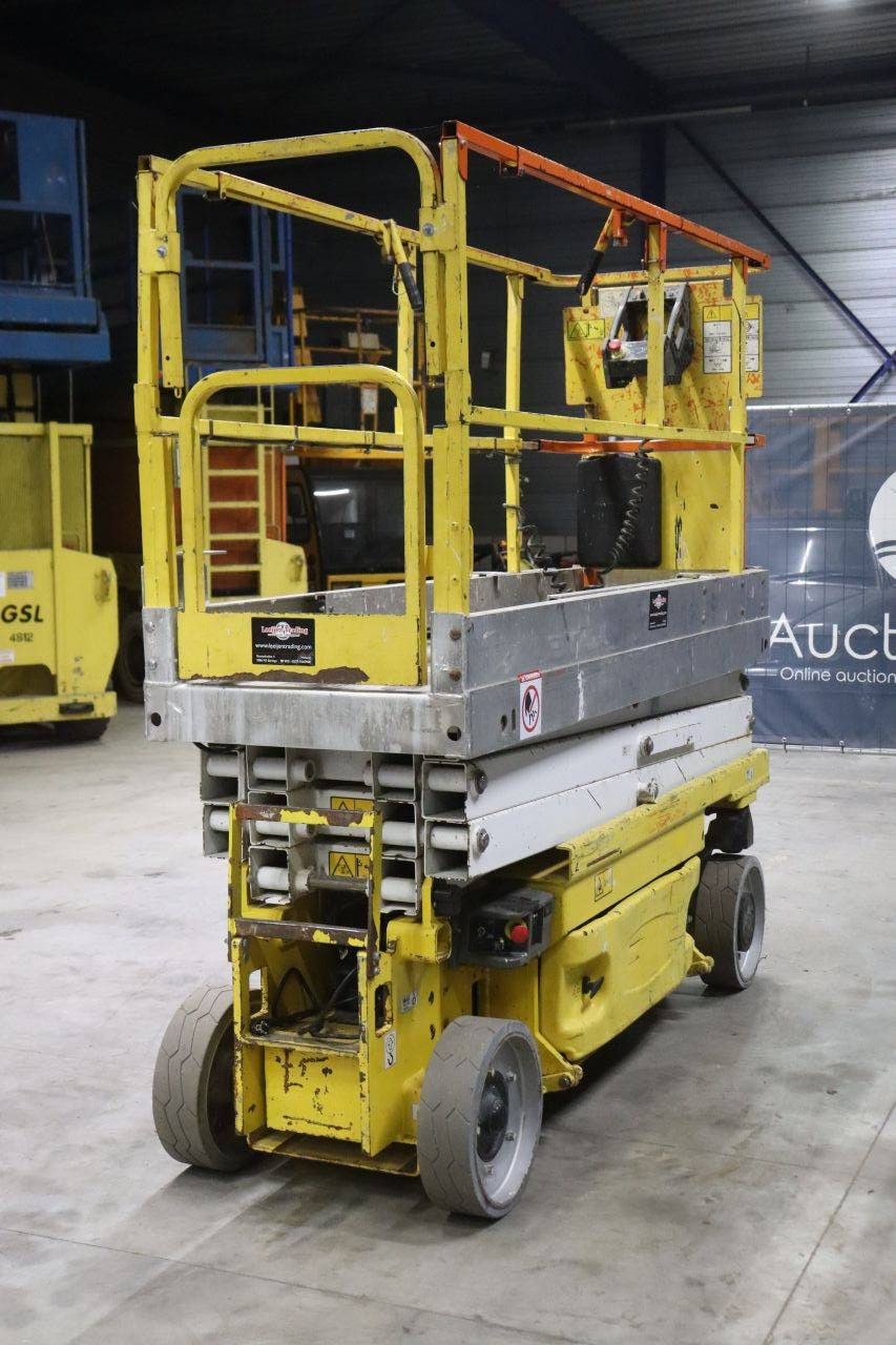 Schaarlift JLG 2030ES Elektrisch 8.10m 2010
