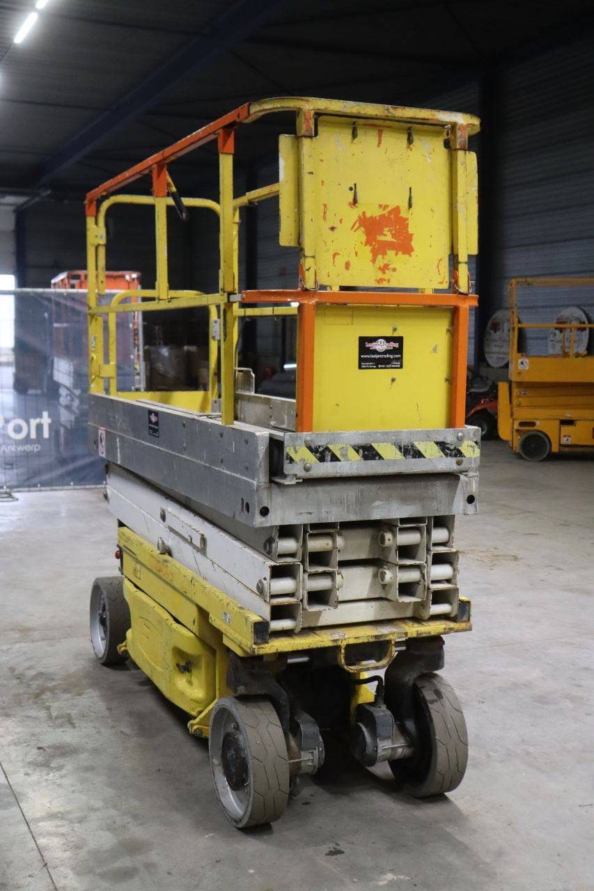 Schaarlift JLG 2030ES Elektrisch 8.10m 2010