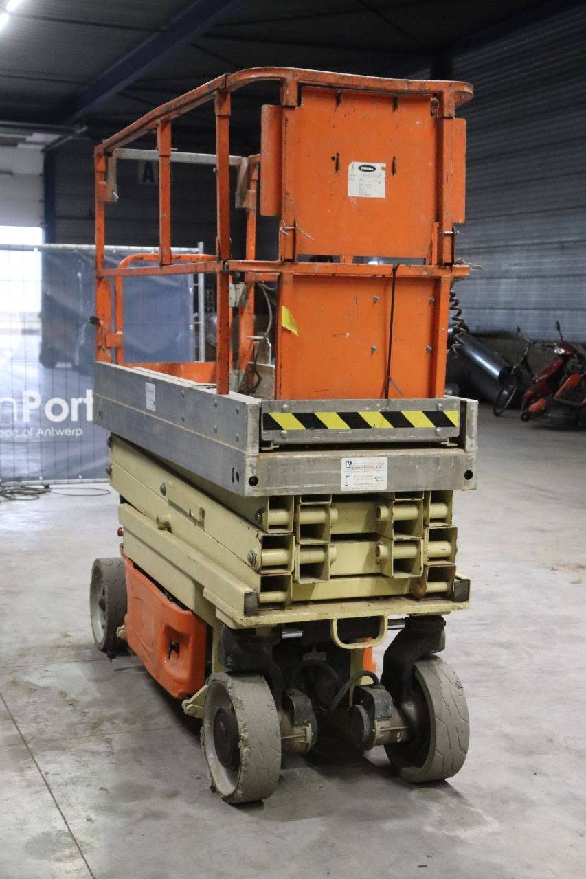 Schaarlift JLG 2030ES Elektrisch 8.10m 2007