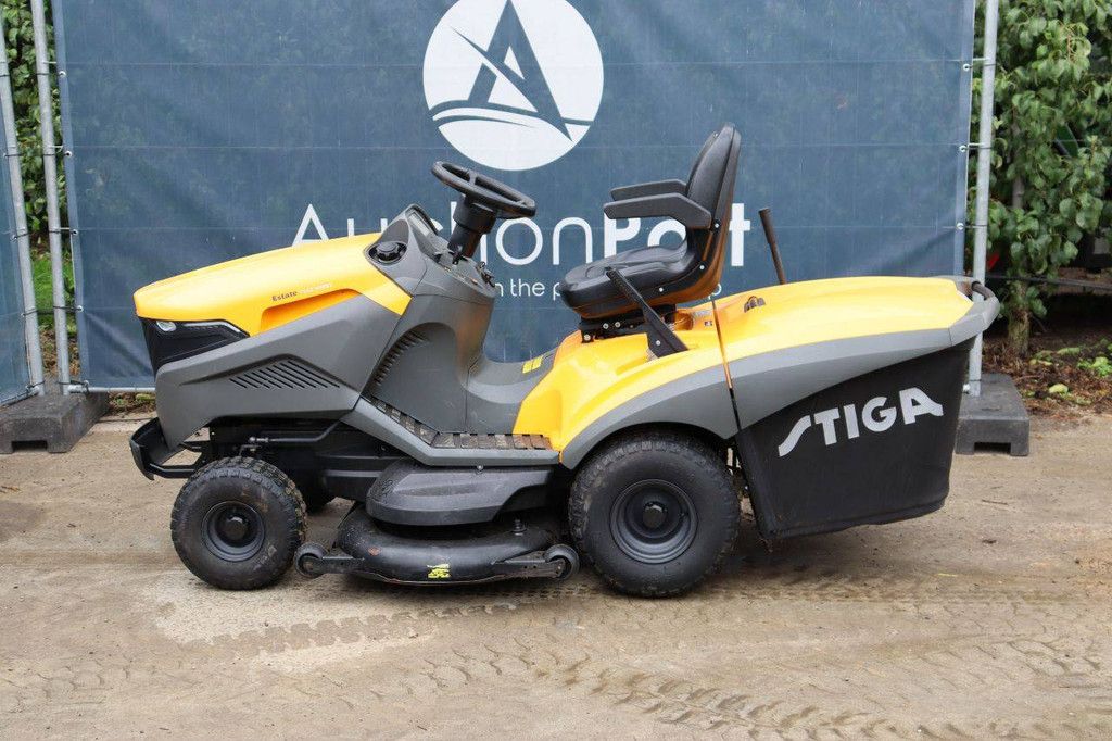Zitmaaier Stiga TNSE 122 Hydro Benzine 13.4kW 2021