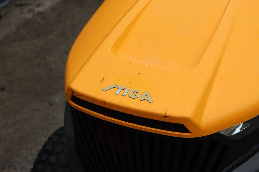 Zitmaaier Stiga TNSE 122 Hydro Benzine 13.4kW 2021