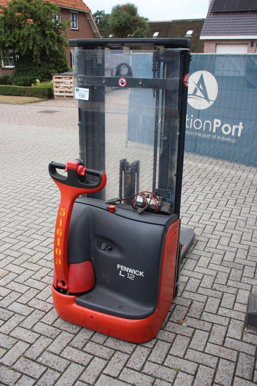 Linde L12 Electric Stacker 1200kg 4.2m 2008