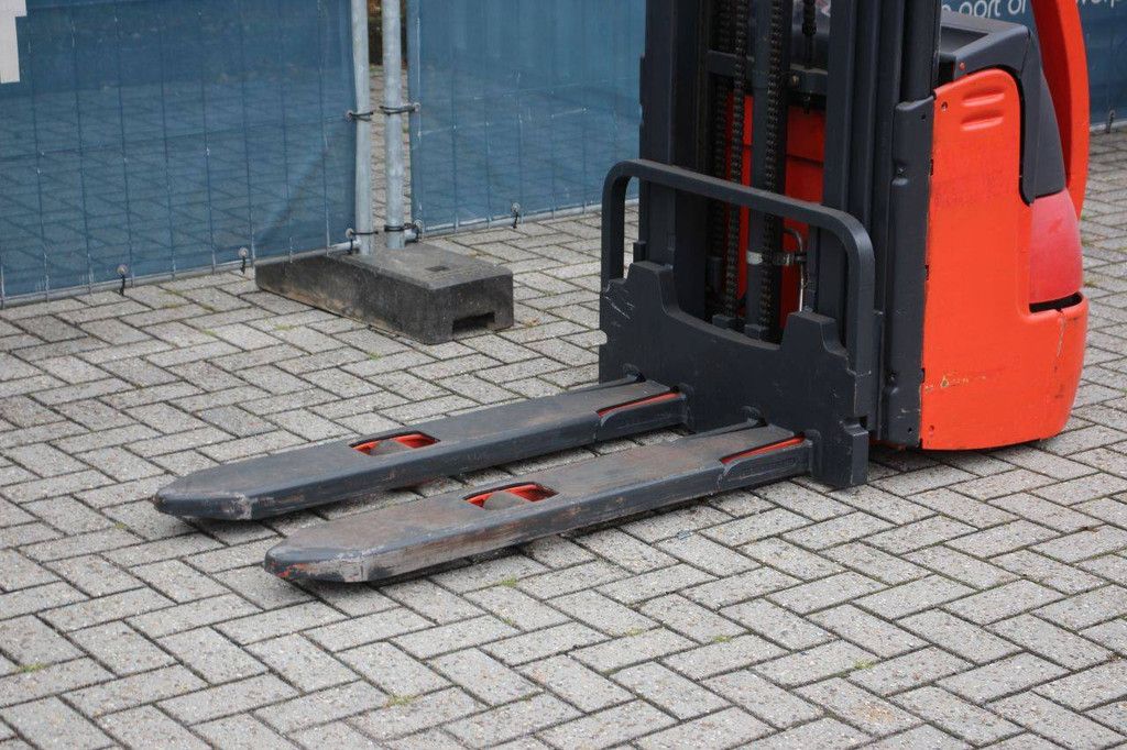 Linde L12 Electric Stacker 1200kg 4.2m 2008