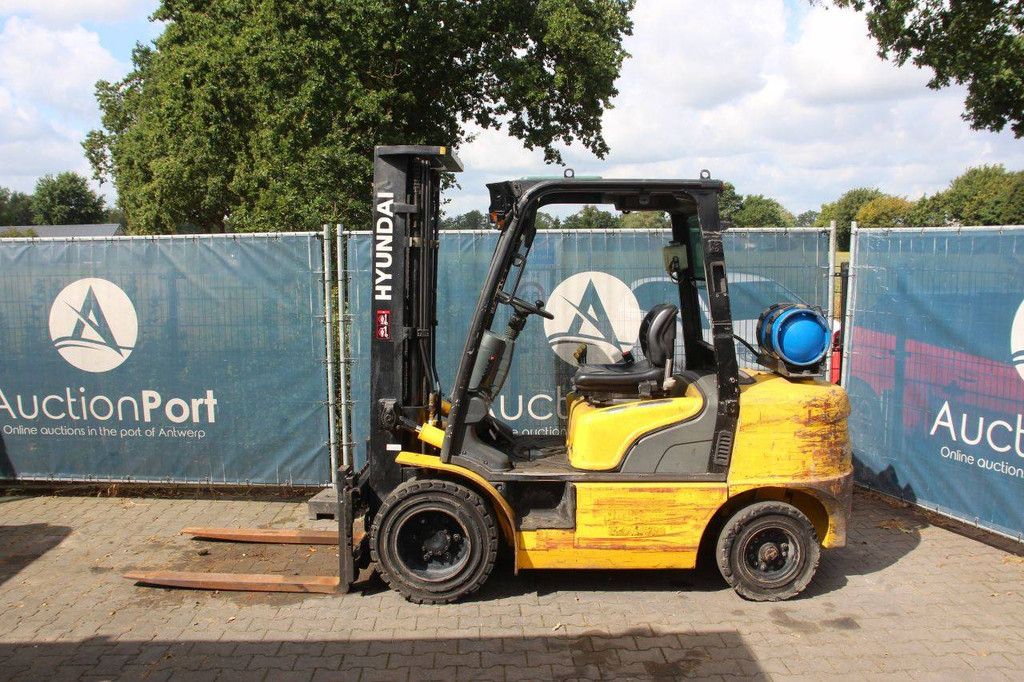 Gabelstapler Hyundai 33L-7A LPG 2840kg 5,0m 2012