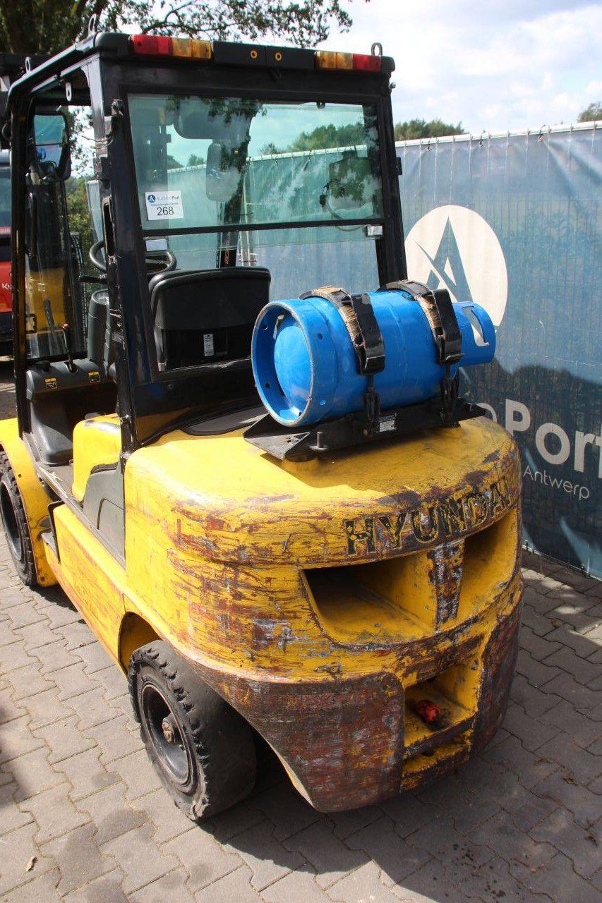 Gabelstapler Hyundai 33L-7A LPG 2840kg 5,0m 2012