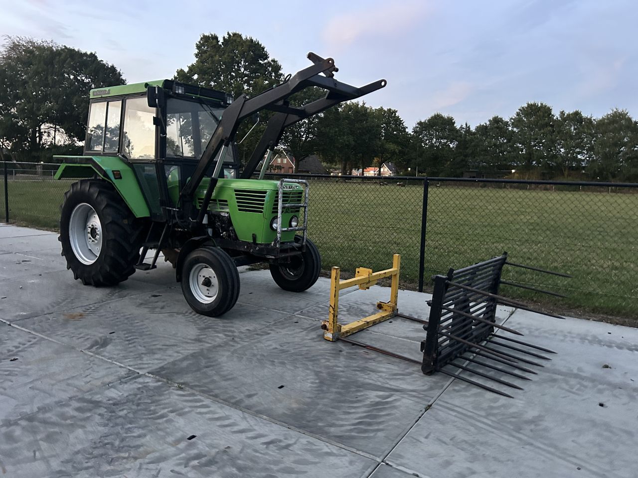 Nette deutz 6006 met voorlader (MARGE)