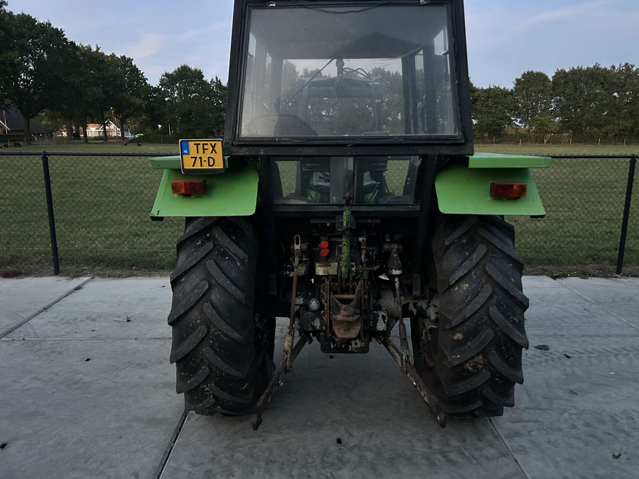 Nette deutz 6006 met voorlader (MARGE)