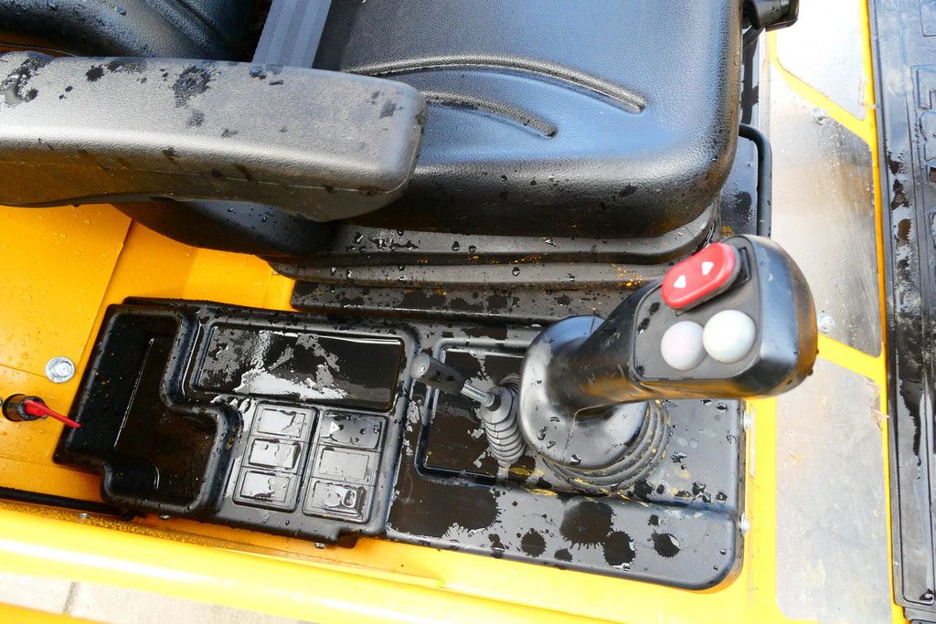 Eurotrac Shovel W12F