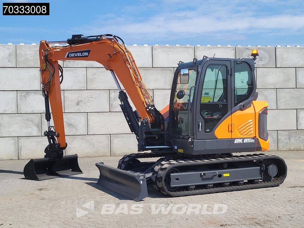 Develon DX85 R-7 A/C - PIN ON / 3 BUCKETS